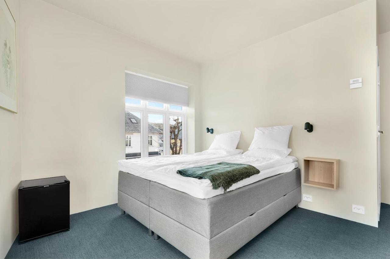 Central Guest House - Bedroom With En Suite Bathroom 스타방에르 객실 사진
