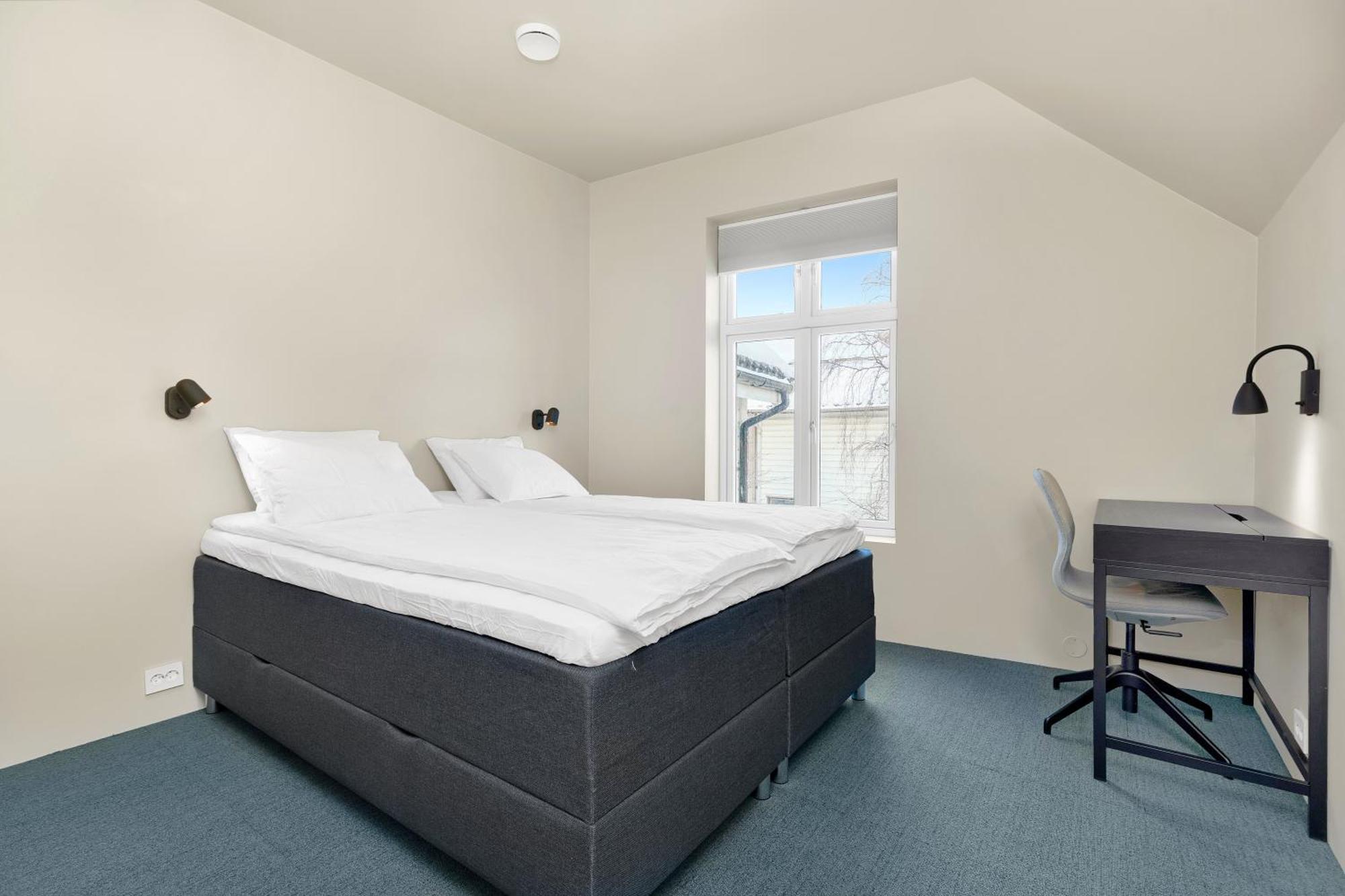 Central Guest House - Bedroom With En Suite Bathroom 스타방에르 외부 사진