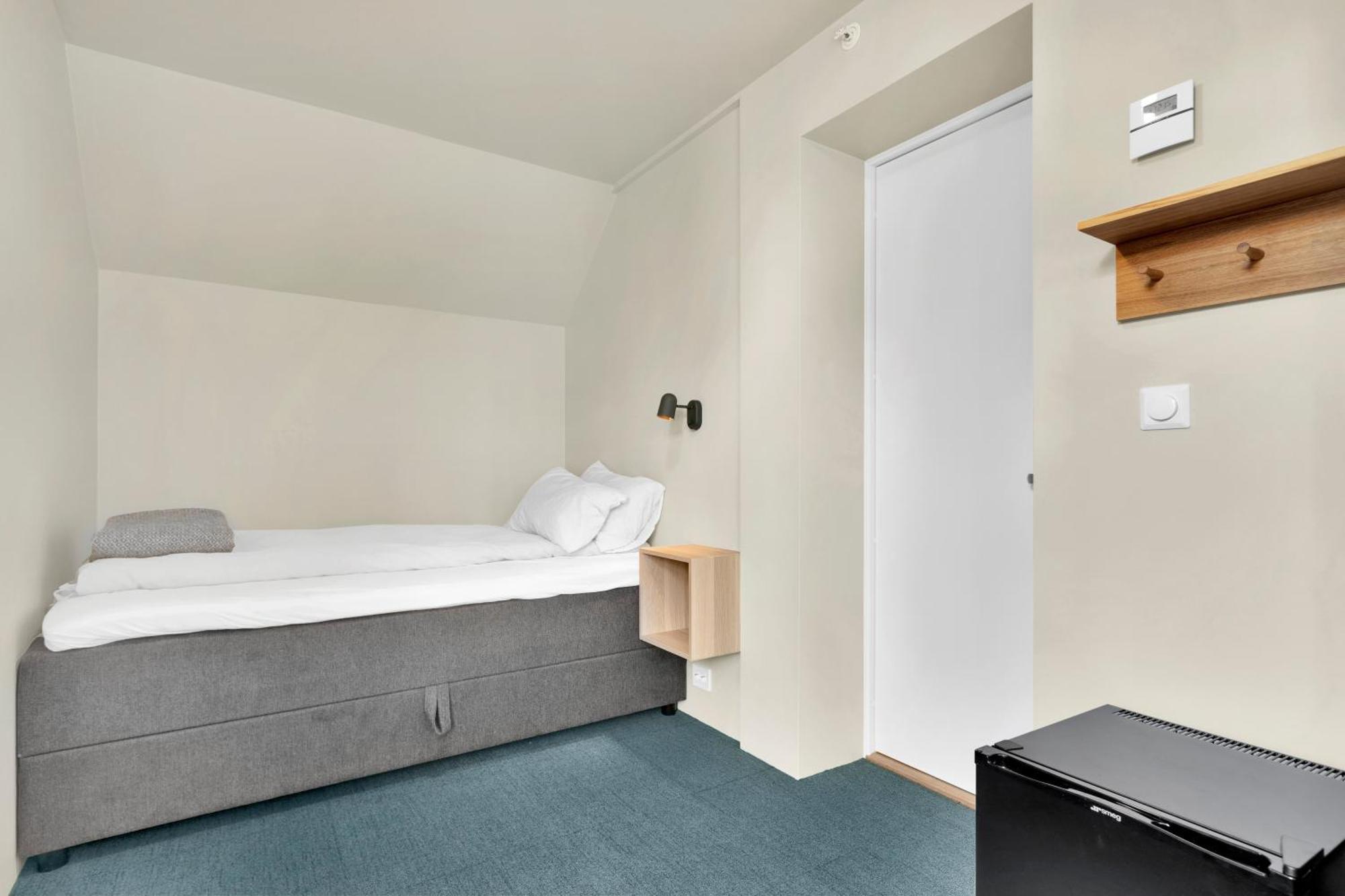 Central Guest House - Bedroom With En Suite Bathroom 스타방에르 객실 사진