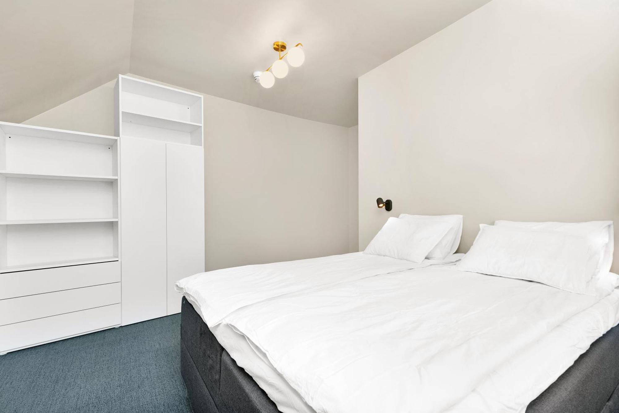 Central Guest House - Bedroom With En Suite Bathroom 스타방에르 객실 사진