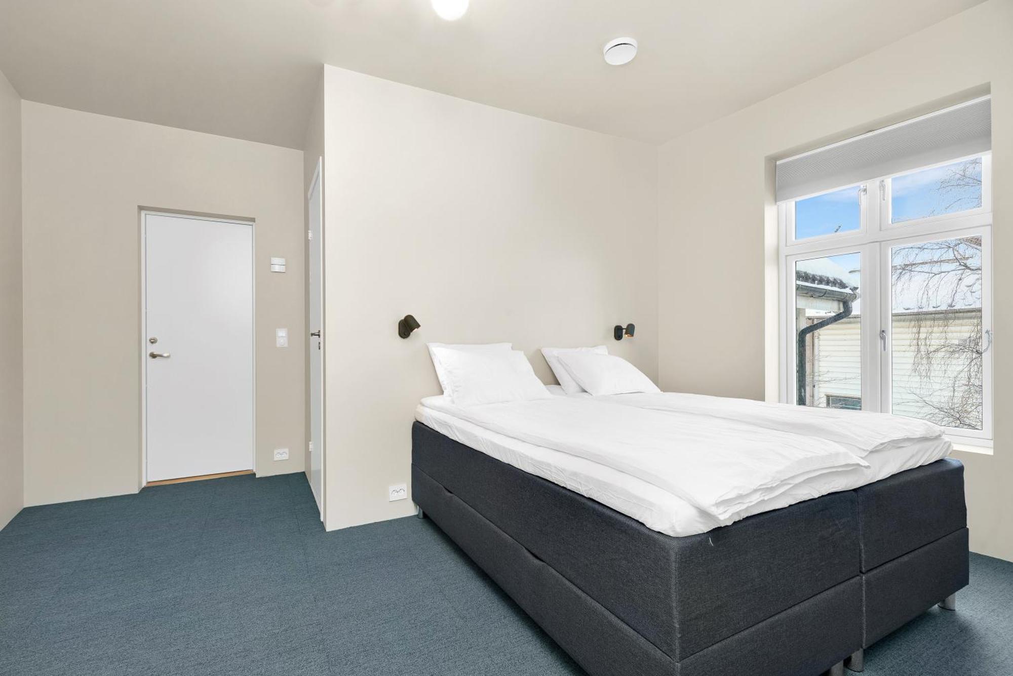 Central Guest House - Bedroom With En Suite Bathroom 스타방에르 객실 사진