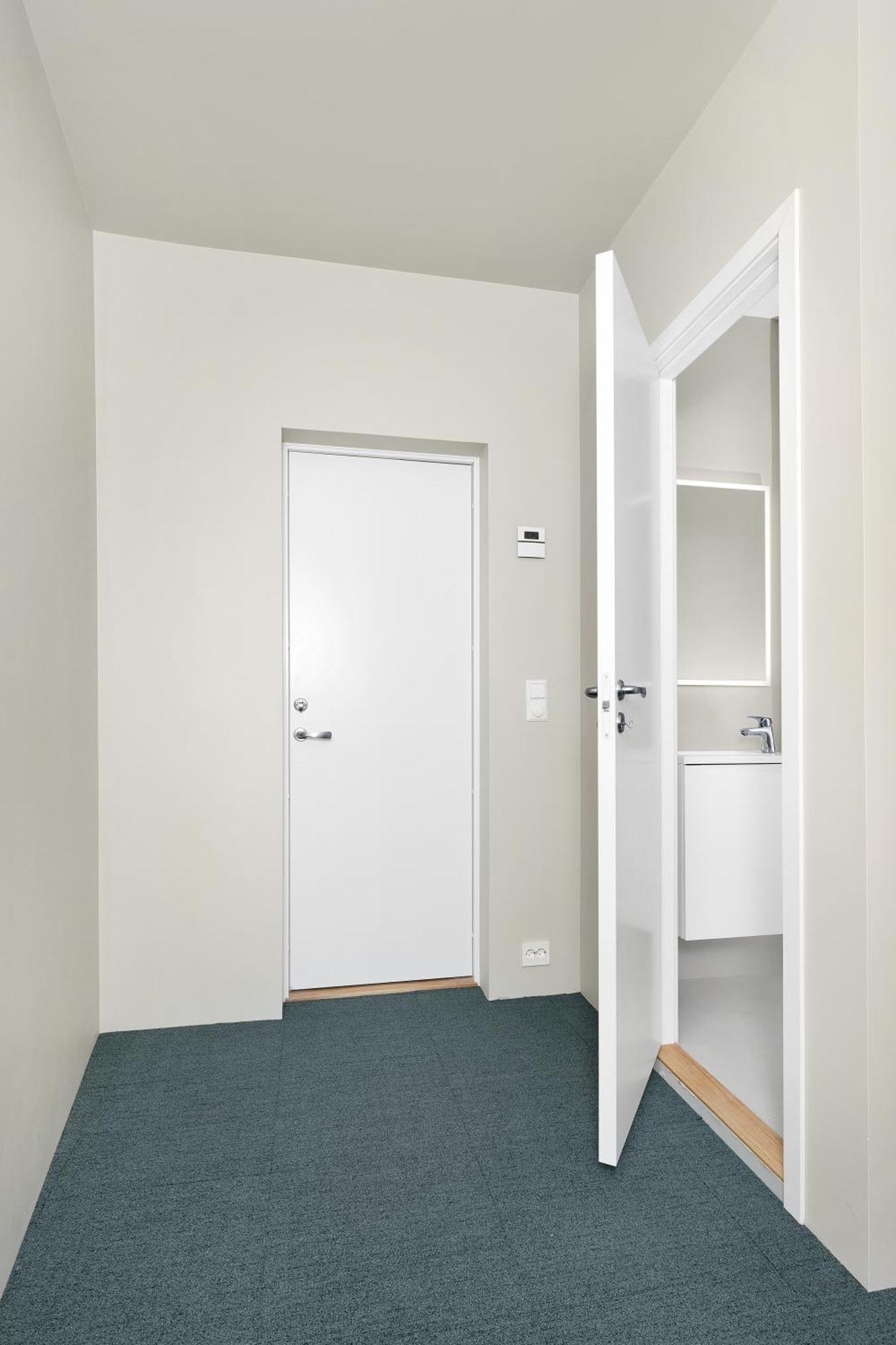 Central Guest House - Bedroom With En Suite Bathroom 스타방에르 객실 사진