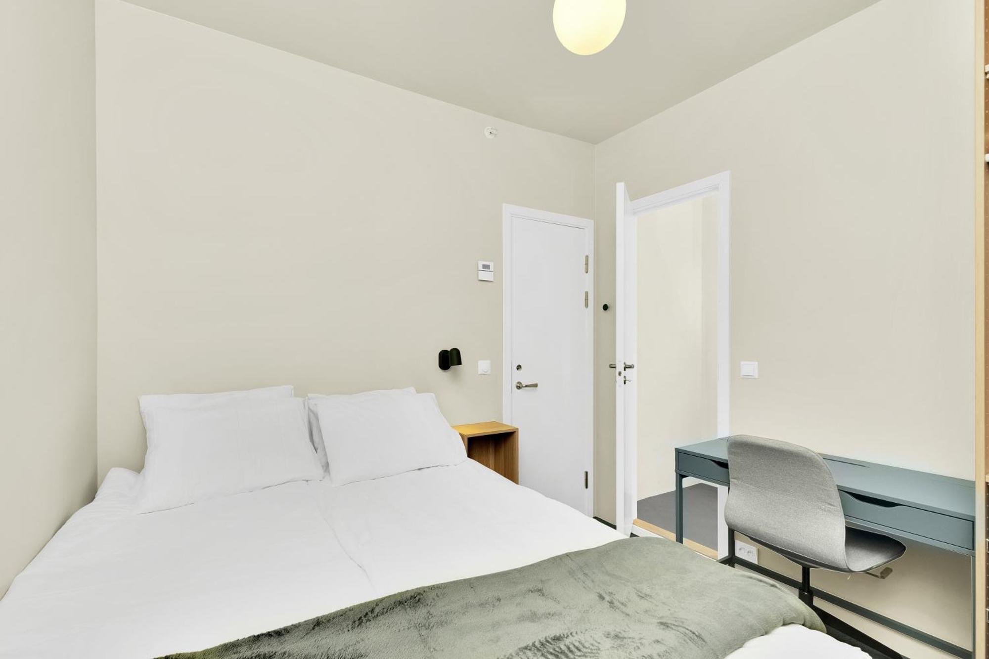 Central Guest House - Bedroom With En Suite Bathroom 스타방에르 객실 사진