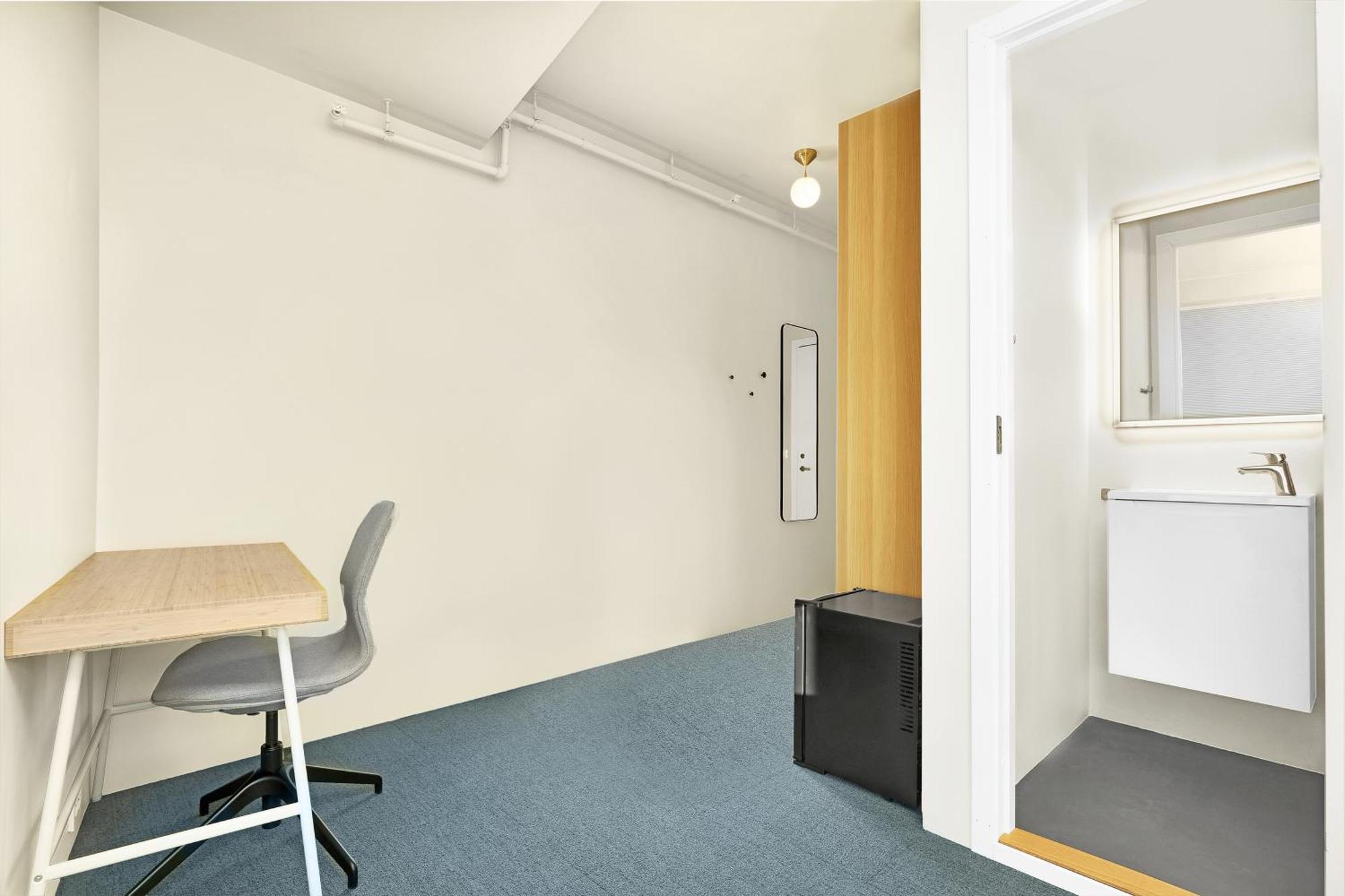 Central Guest House - Bedroom With En Suite Bathroom 스타방에르 객실 사진