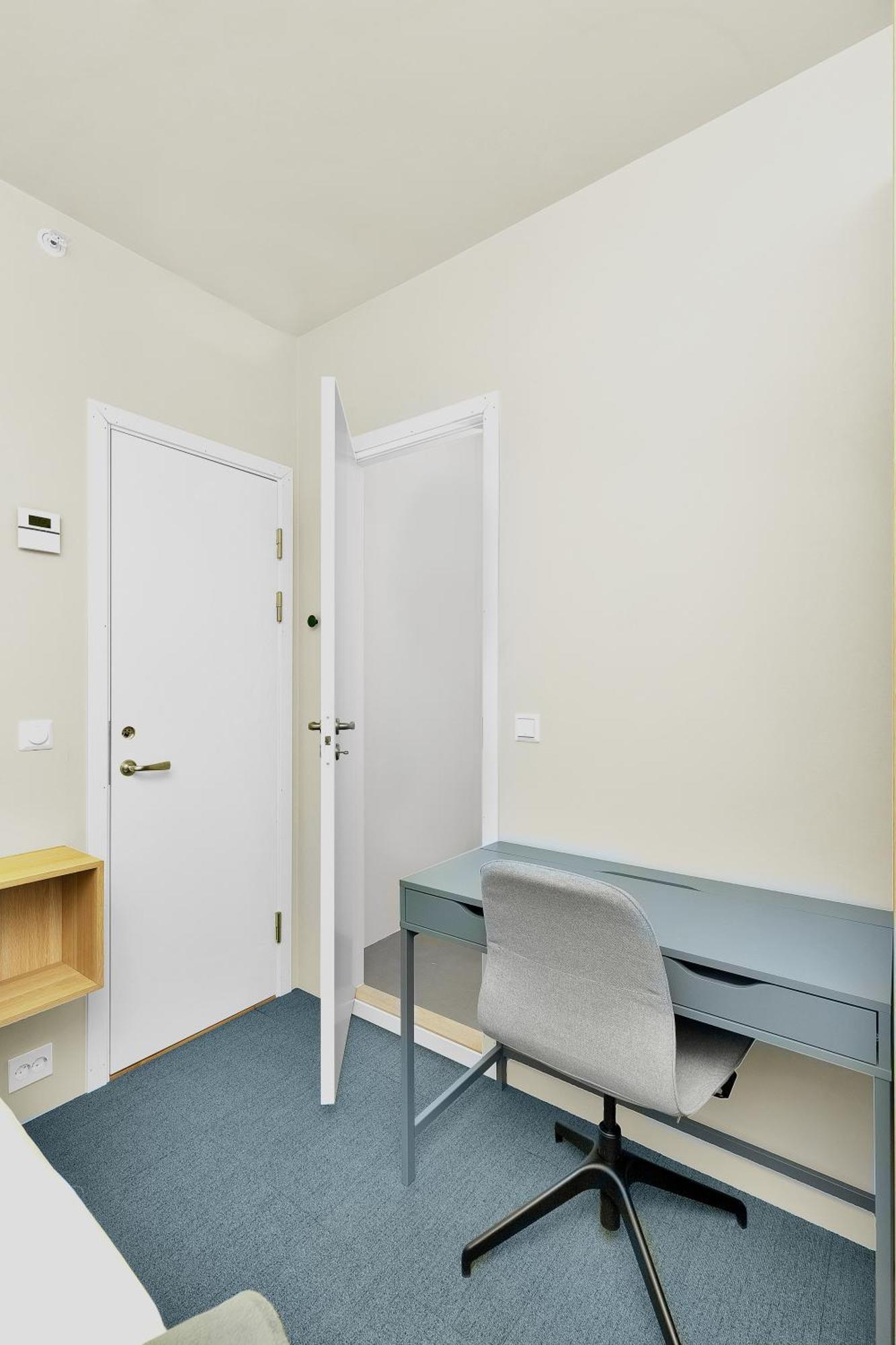 Central Guest House - Bedroom With En Suite Bathroom 스타방에르 객실 사진