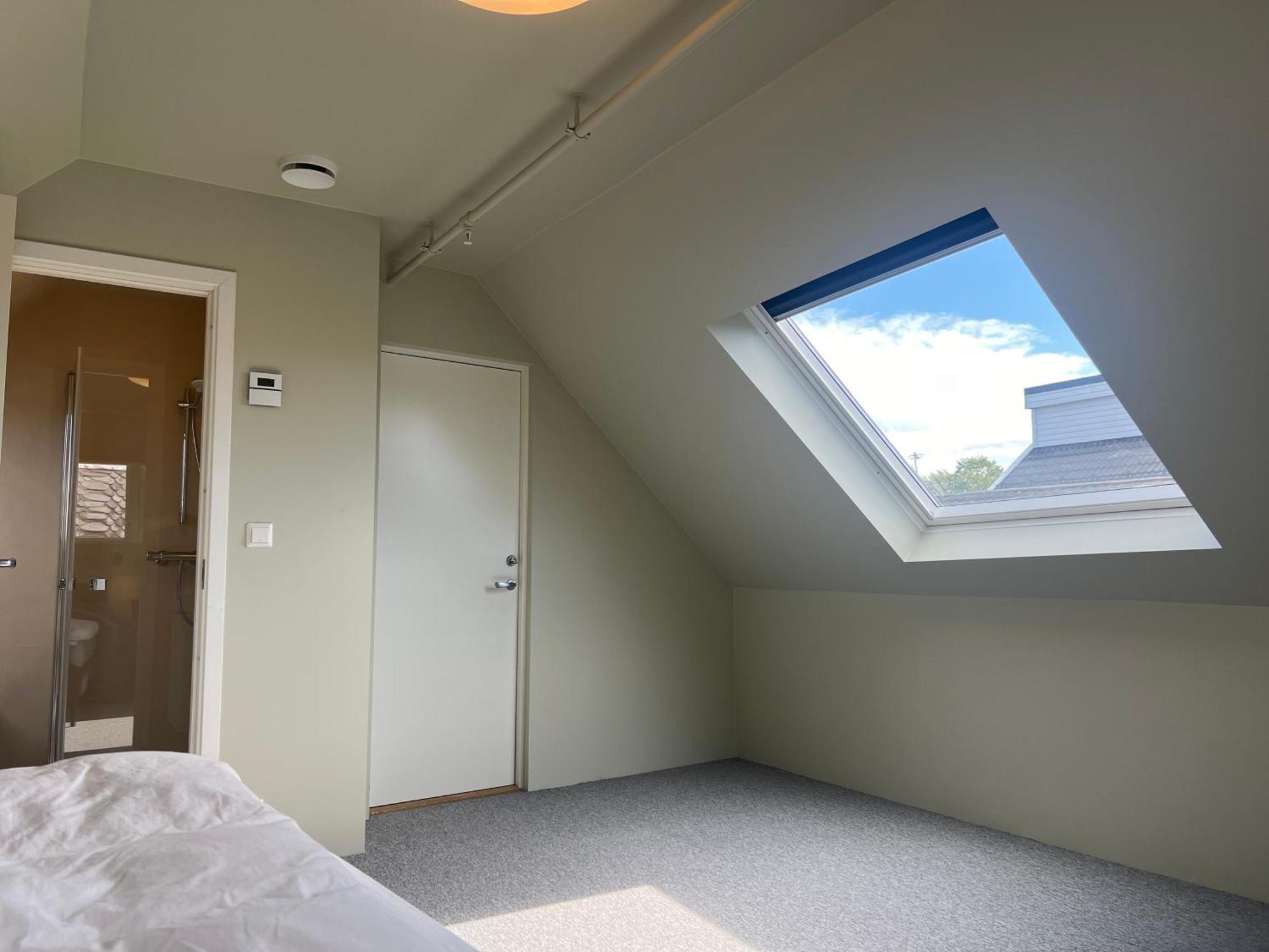 Central Guest House - Bedroom With En Suite Bathroom 스타방에르 객실 사진