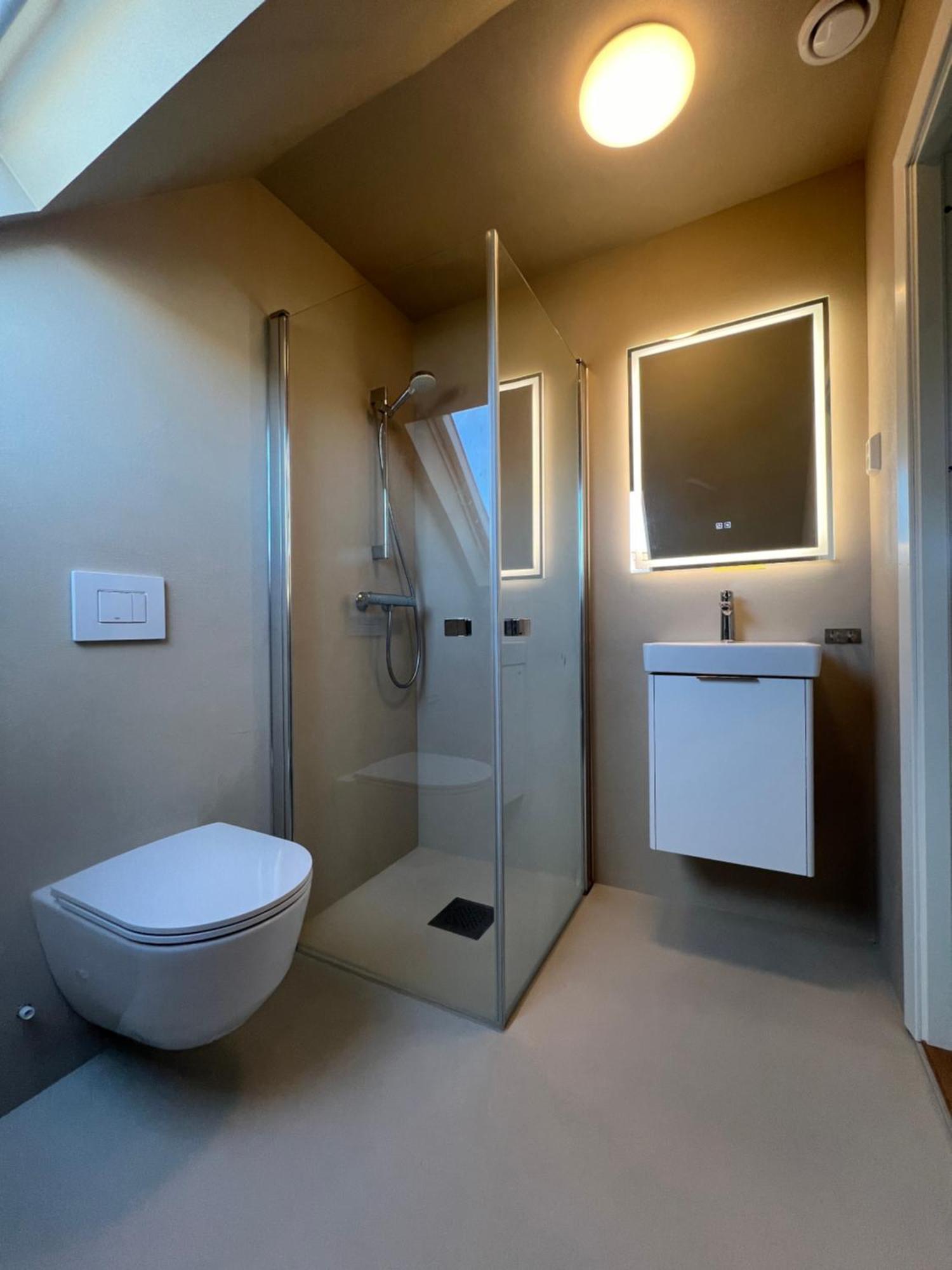 Central Guest House - Bedroom With En Suite Bathroom 스타방에르 객실 사진