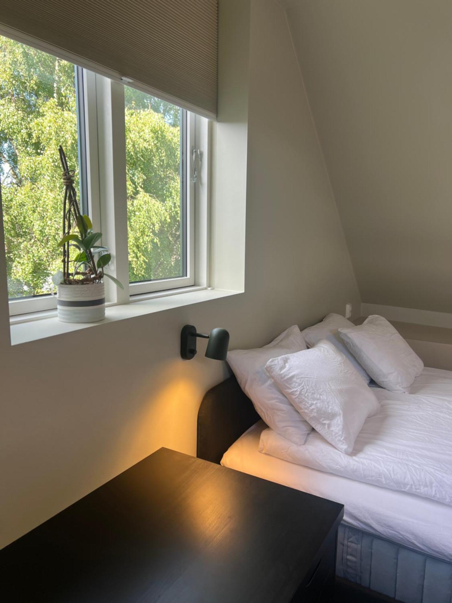 Central Guest House - Bedroom With En Suite Bathroom 스타방에르 객실 사진